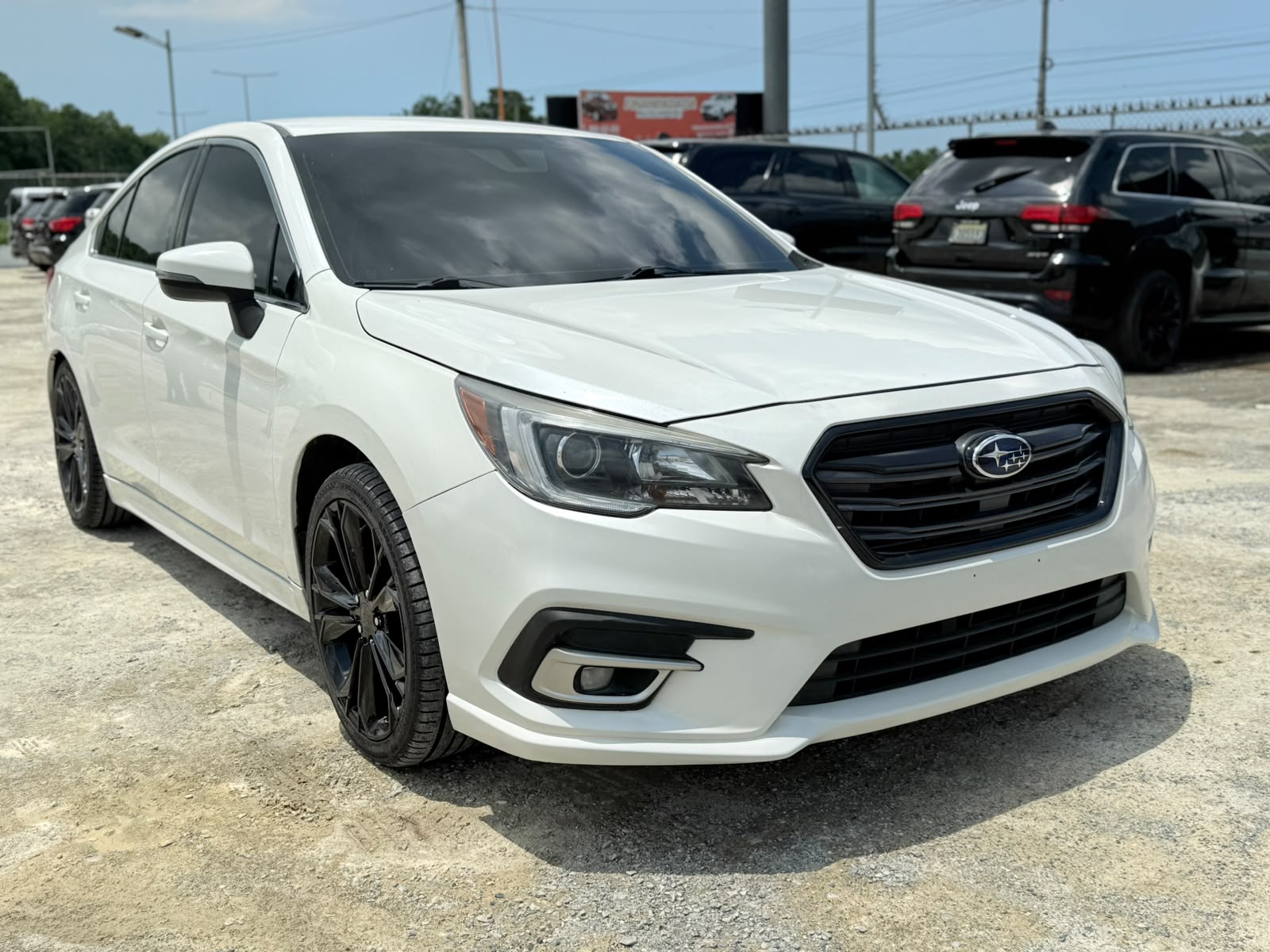 Subaru Legacy 2019 - foto 1